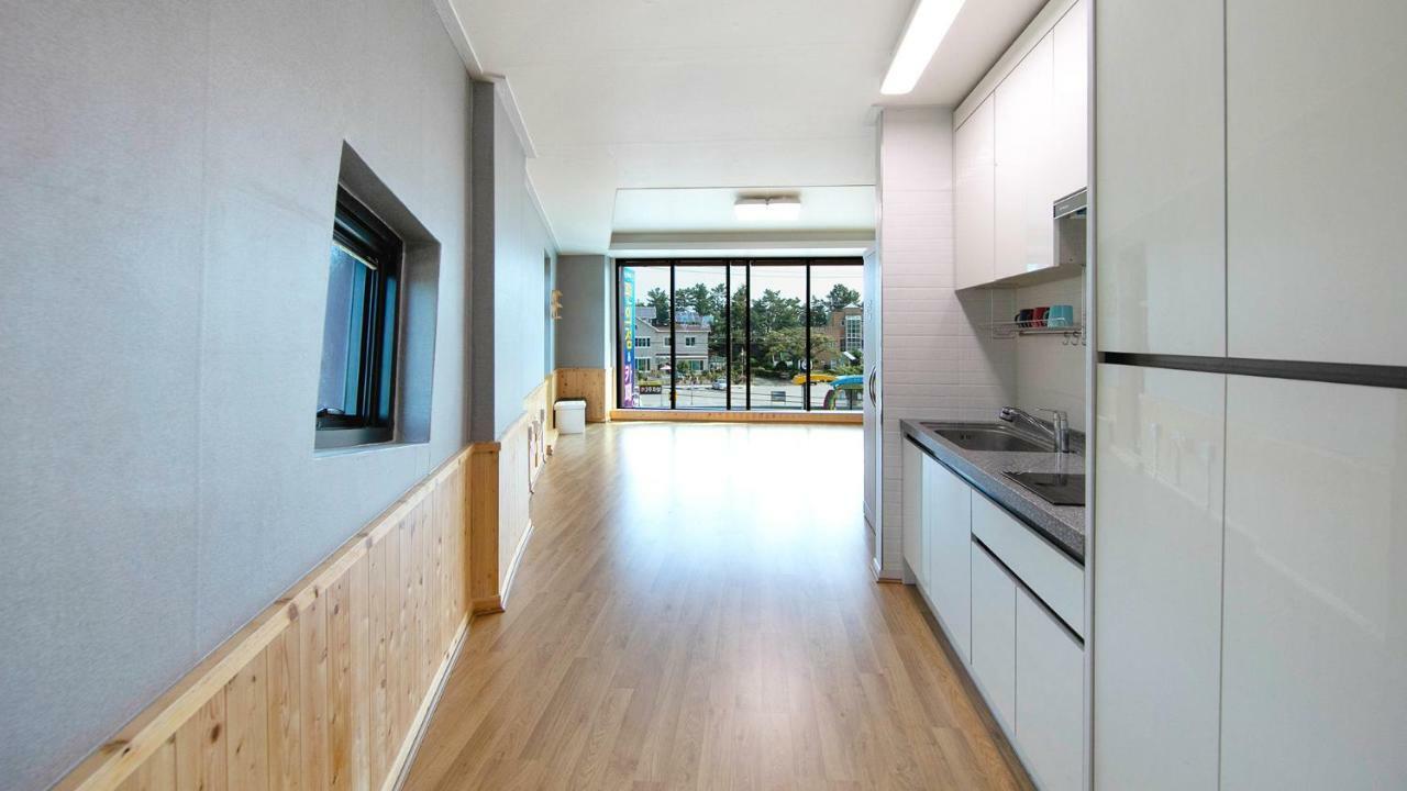 Samcheok Sol Beach Pension Экстерьер фото