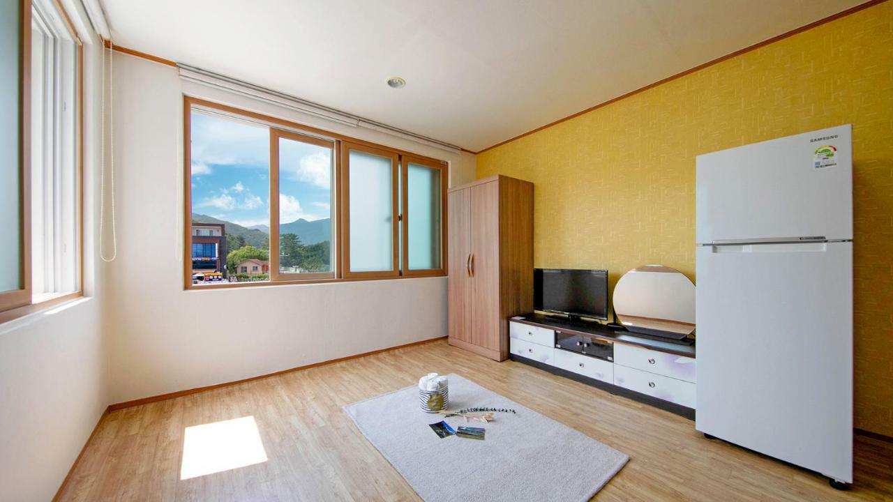 Samcheok Sol Beach Pension Экстерьер фото
